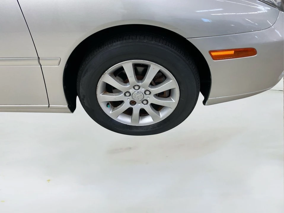 2002 Lexus ES 3rd Gen - Image 16 of 21