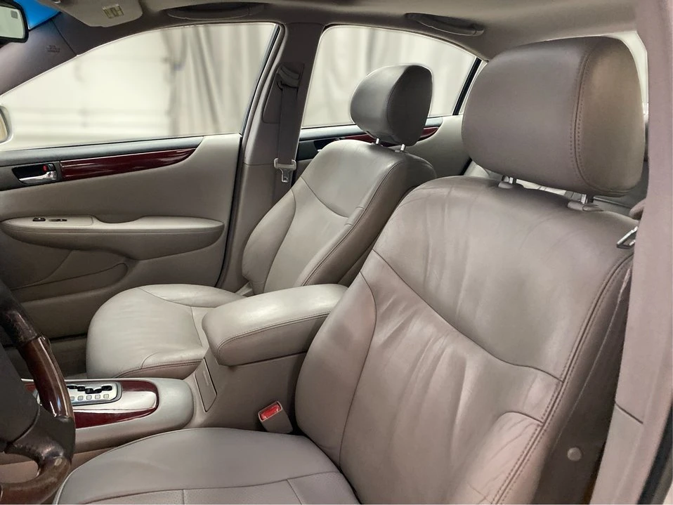 2002 Lexus ES 3rd Gen - Image 10 of 21