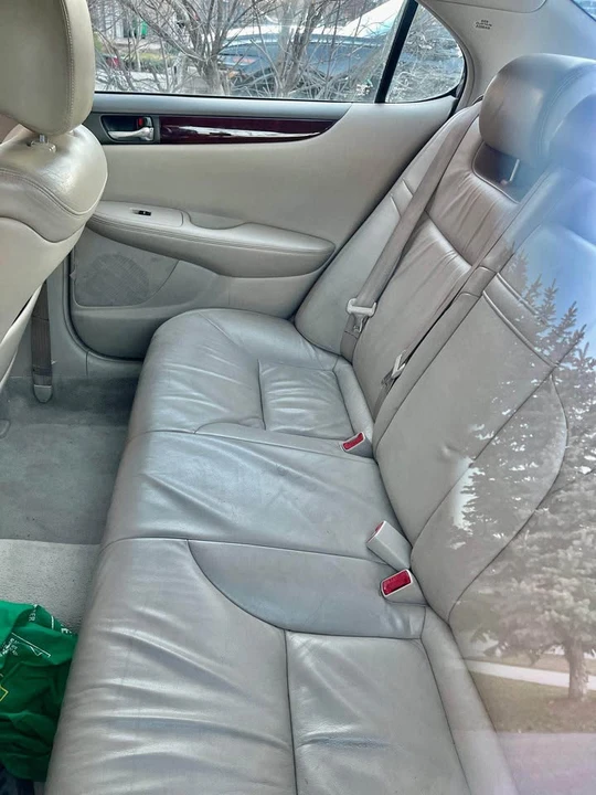 2002 Lexus ES 4th Gen - Image 8 of 15