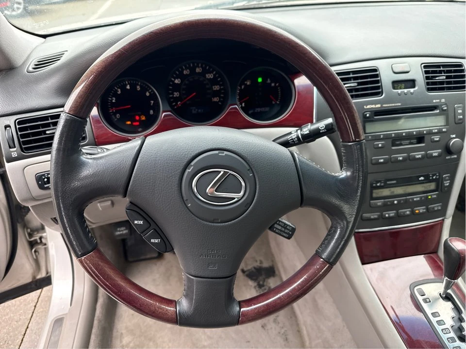 2002 Lexus ES 4th Gen - Image 15 of 20