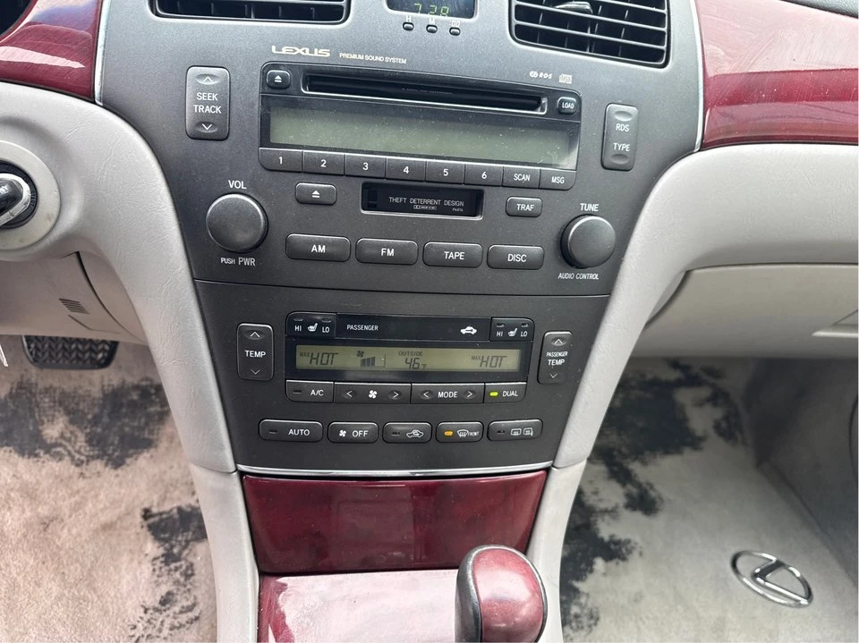 2002 Lexus ES 4th Gen - Image 12 of 20
