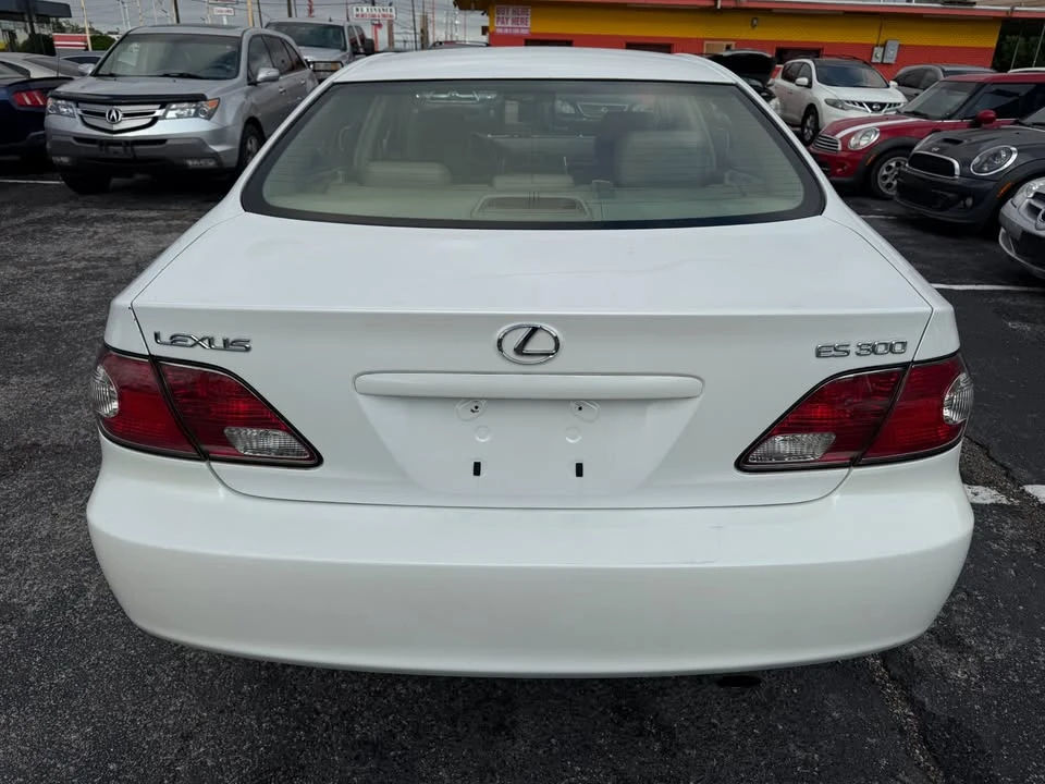 2002 Lexus ES 4th Gen - Image 9 of 20
