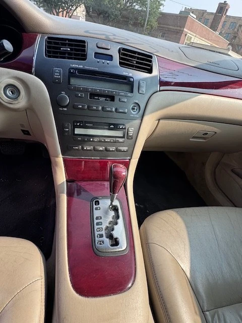 2002 Lexus ES 4th Gen - Image 7 of 9