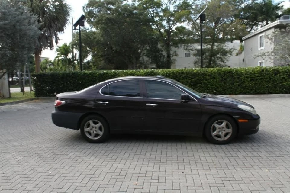 2002 Lexus ES 4th Gen - Image 5 of 11