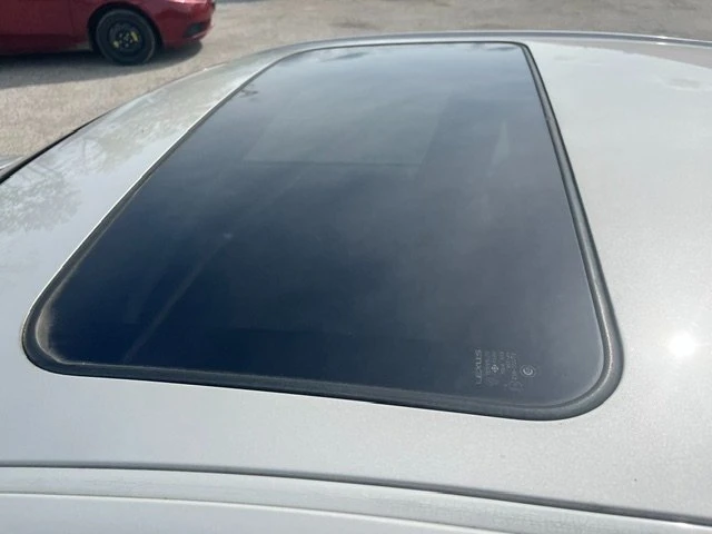 2002 Lexus ES 4th Gen - Image 9 of 12