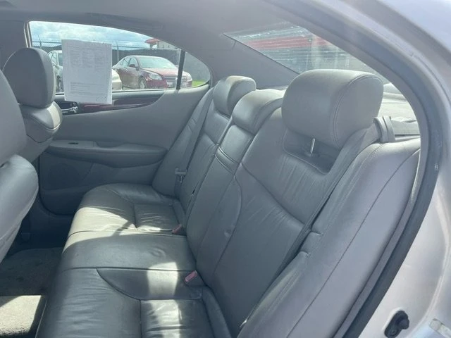 2002 Lexus ES 4th Gen - Image 12 of 12
