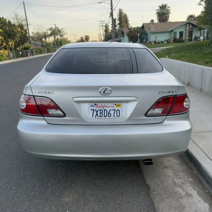 2002 Lexus ES 4th Gen - Image 3 of 11