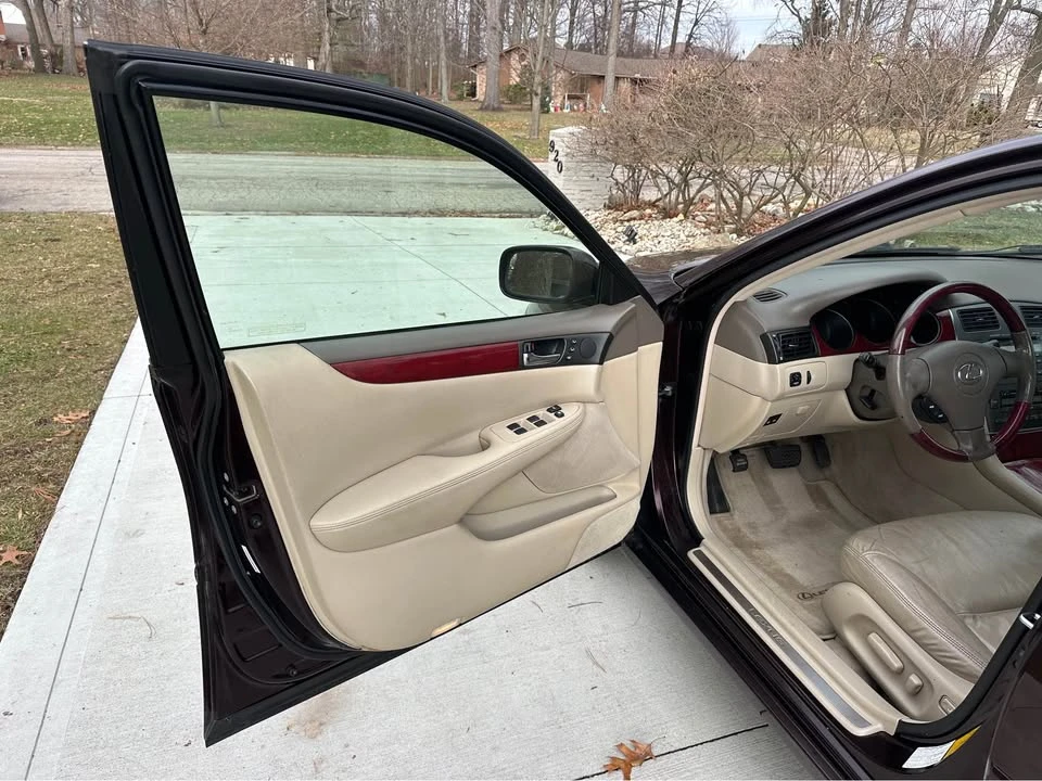 2002 Lexus ES 3rd Gen - Image 11 of 20
