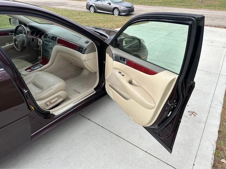 2002 Lexus ES 3rd Gen - Image 12 of 20