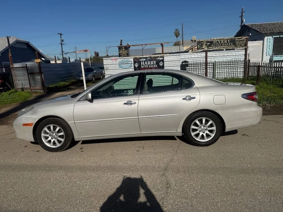 2002 Lexus ES 3rd Gen - Image 2 of 12