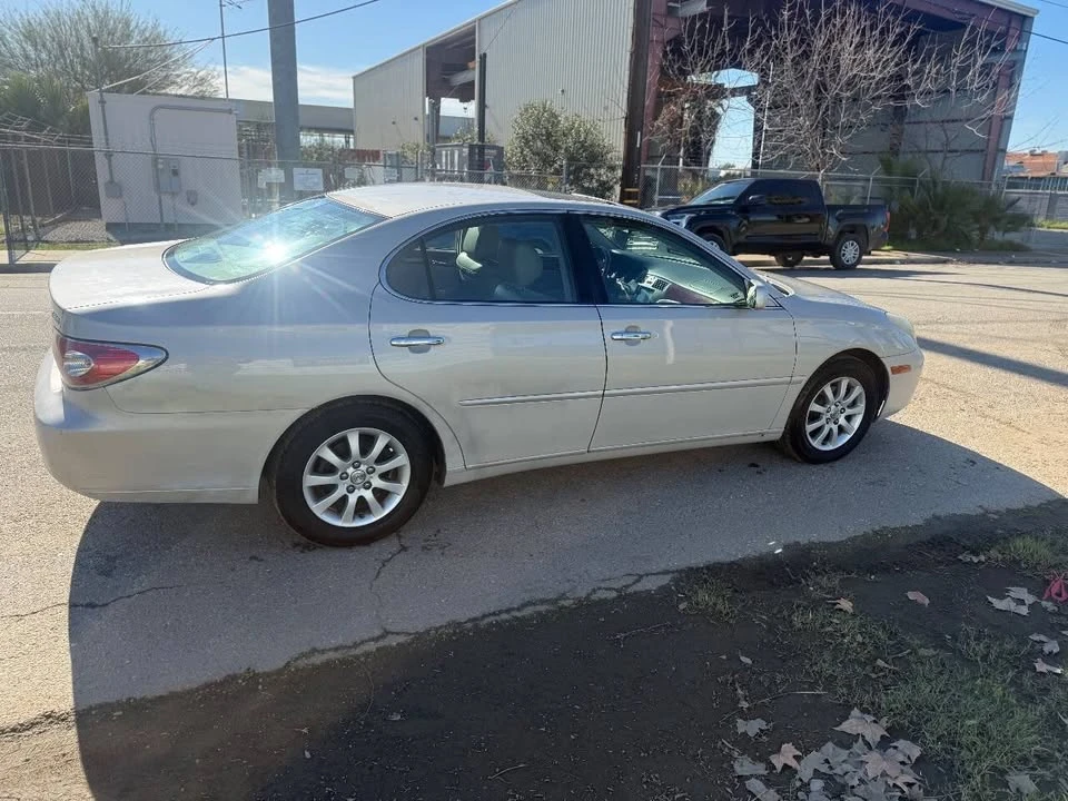 2002 Lexus ES 3rd Gen - Image 3 of 12