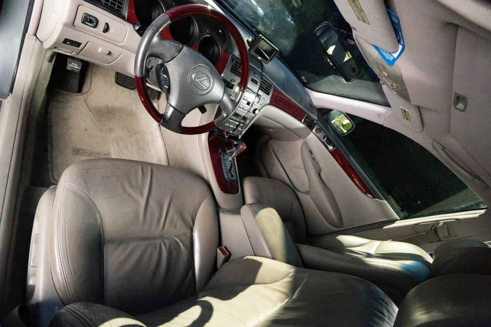 2002 Lexus ES 4th Gen - Image 8 of 14