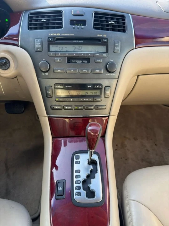 2002 Lexus ES 4th Gen - Image 14 of 20