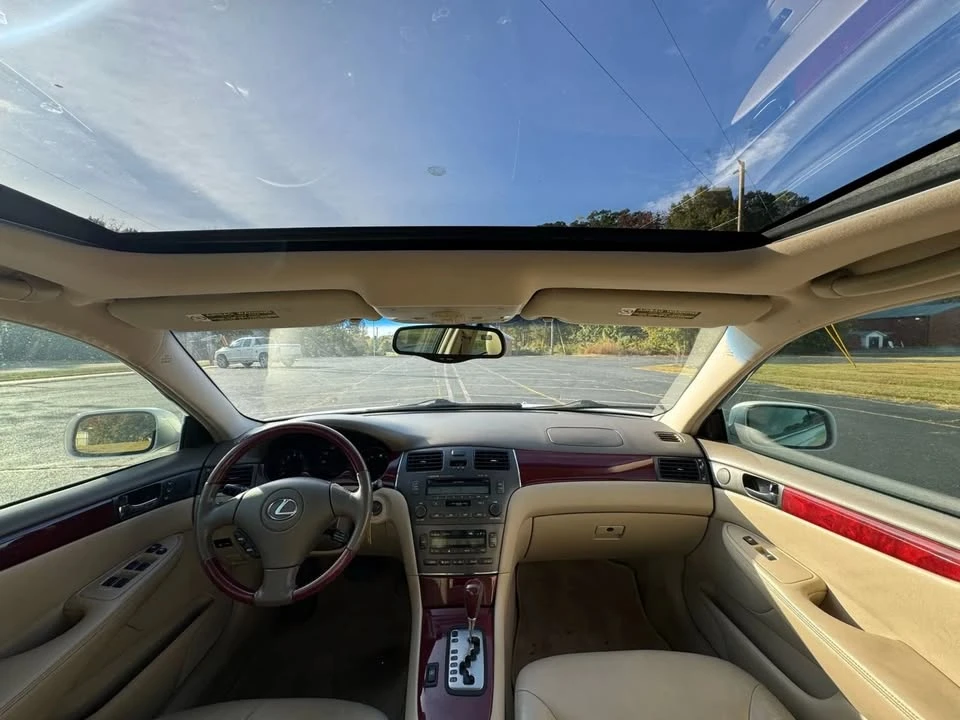 2002 Lexus ES 4th Gen - Image 9 of 20
