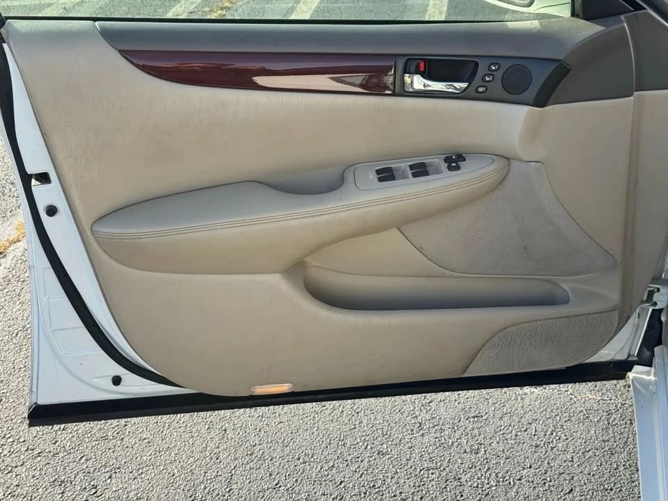 2002 Lexus ES 4th Gen - Image 17 of 20