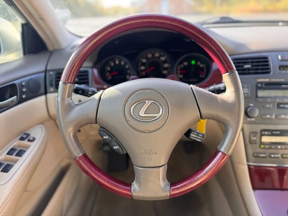 2002 Lexus ES 4th Gen - Image 12 of 20