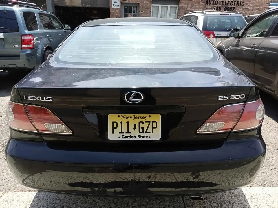 2002 Lexus ES 4th Gen - Image 2 of 20
