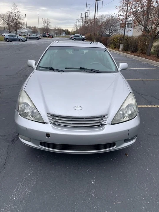 2002 Lexus ES 3rd Gen - Image 2 of 18