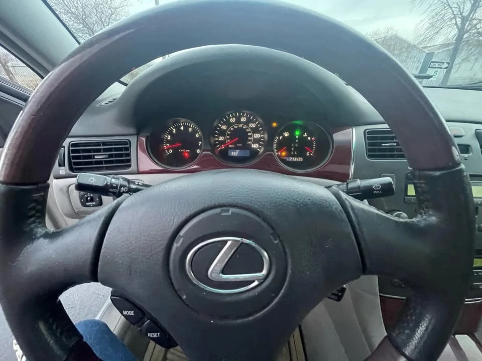 2002 Lexus ES 3rd Gen - Image 13 of 18