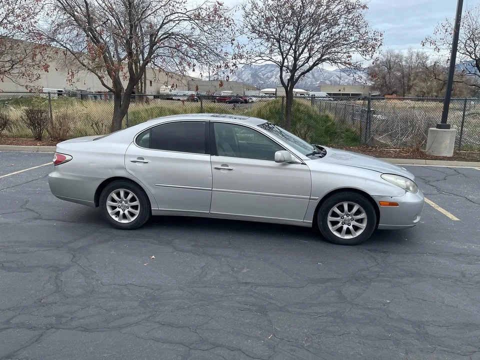 2002 Lexus ES 3rd Gen - Image 4 of 18
