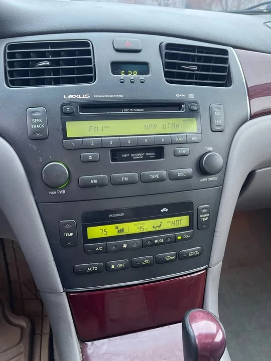 2002 Lexus ES 3rd Gen - Image 18 of 18