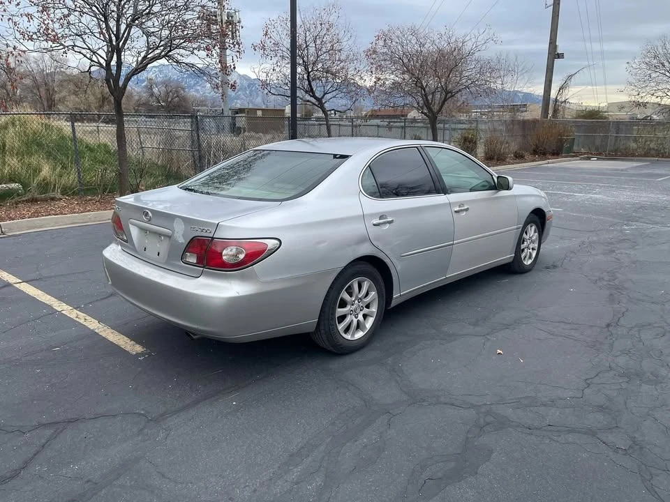 2002 Lexus ES 3rd Gen - Image 5 of 18