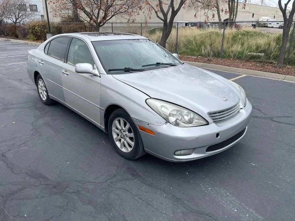 2002 Lexus ES 3rd Gen - Image 3 of 18