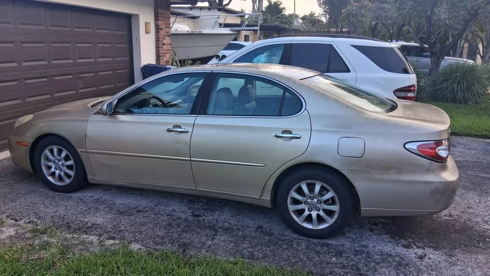 2002 Lexus ES 4th Gen - Image 2 of 9