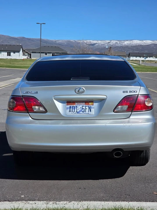 2002 Lexus ES 4th Gen - Image 6 of 9