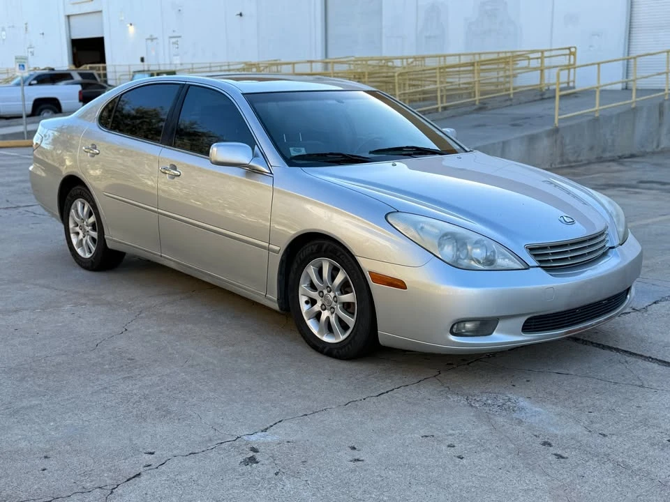 2002 Lexus ES 4th Gen - Image 2 of 16
