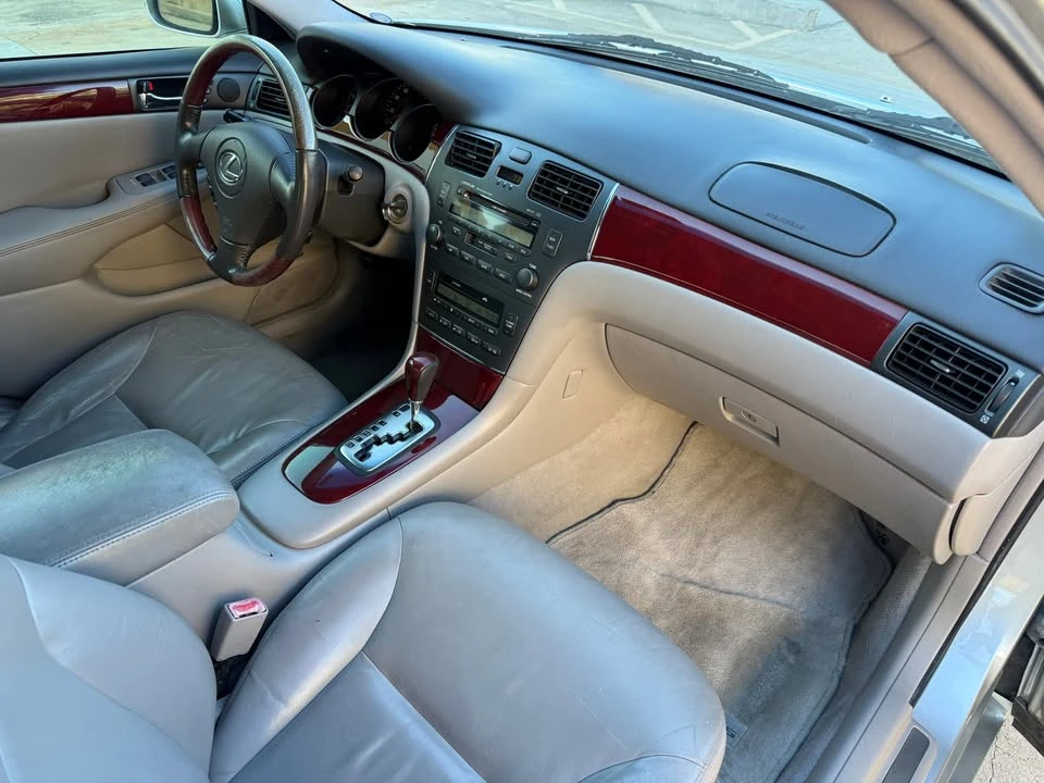 2002 Lexus ES 4th Gen - Image 8 of 16