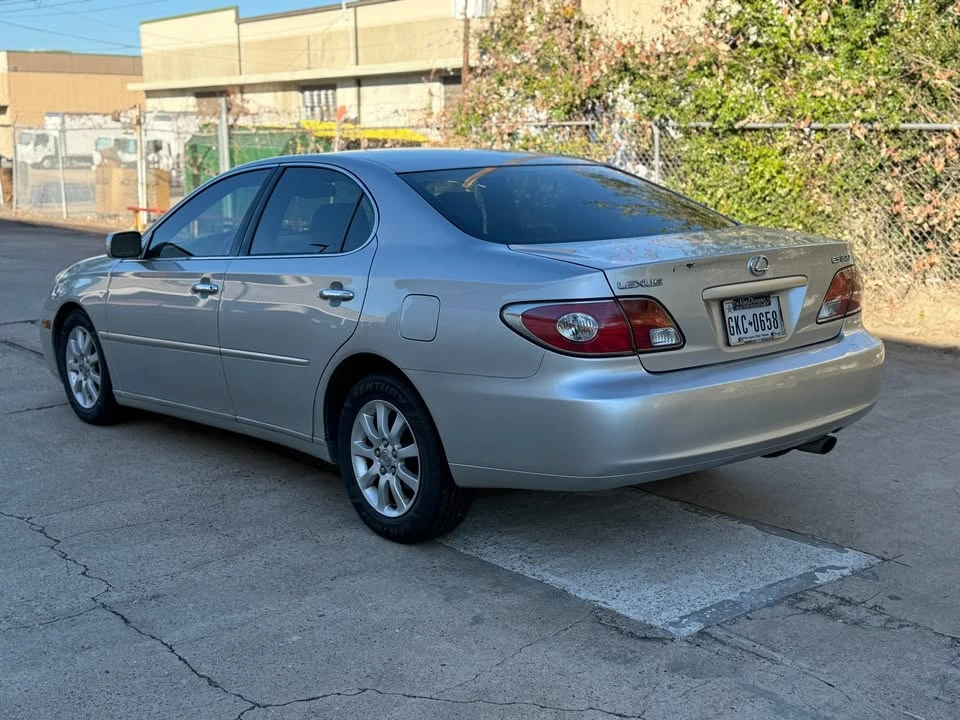 2002 Lexus ES 4th Gen - Image 4 of 16