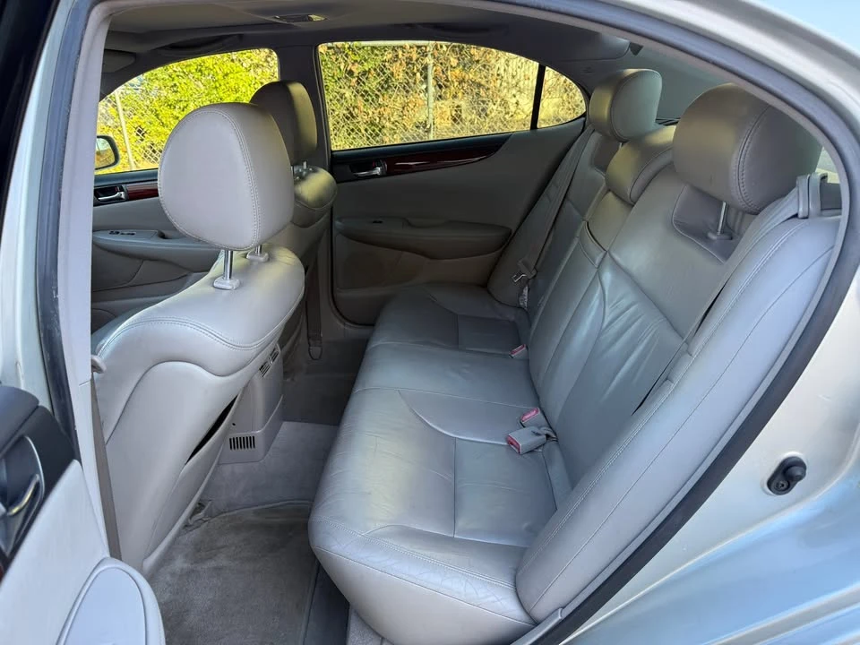 2002 Lexus ES 4th Gen - Image 10 of 16