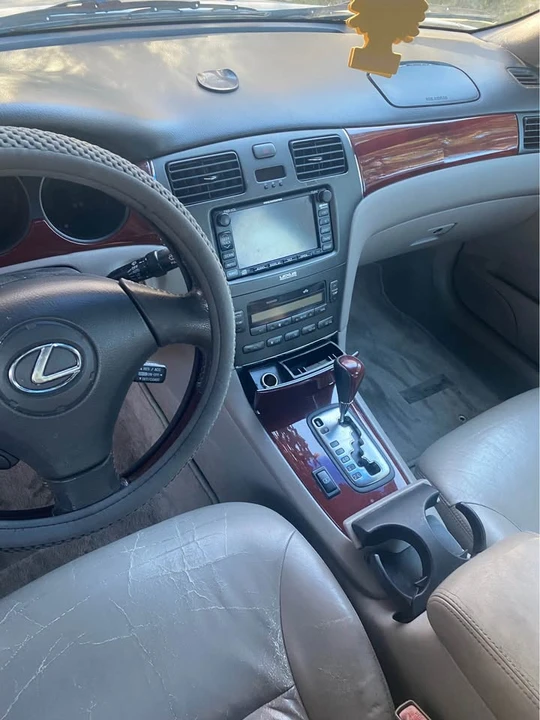 2002 Lexus GS 2nd Gen - Image 13 of 14