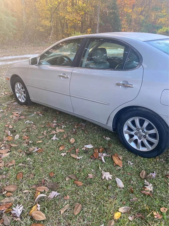 2002 Lexus GS 2nd Gen - Image 2 of 14