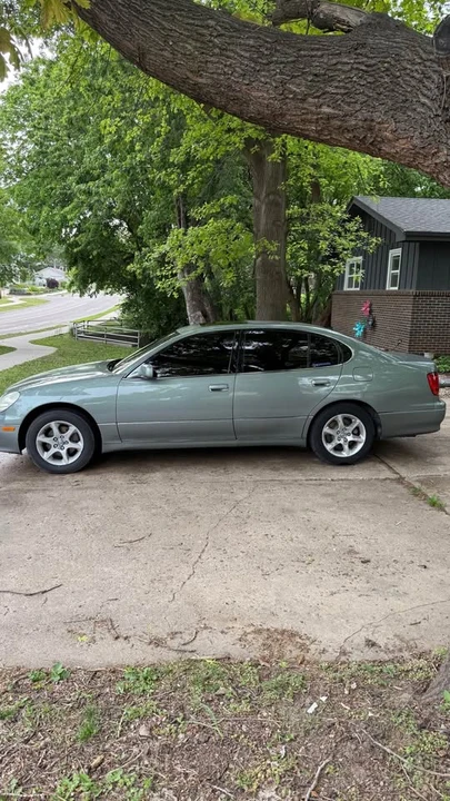 2002 Lexus GS 2nd Gen - Image 4 of 7