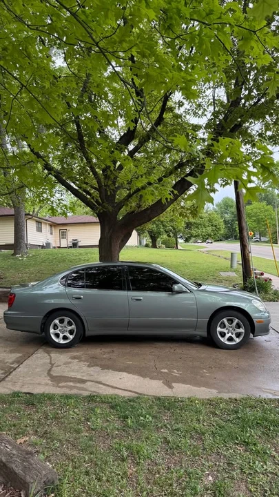 2002 Lexus GS 2nd Gen - Image 2 of 7