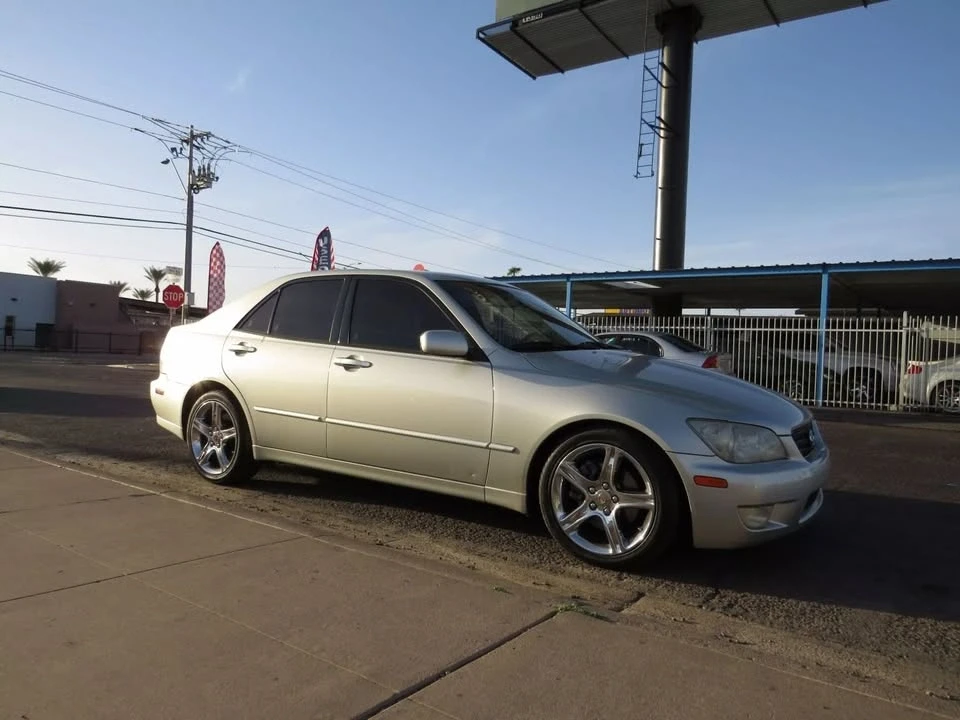 2002 Lexus IS 1st Gen - Image 12 of 15