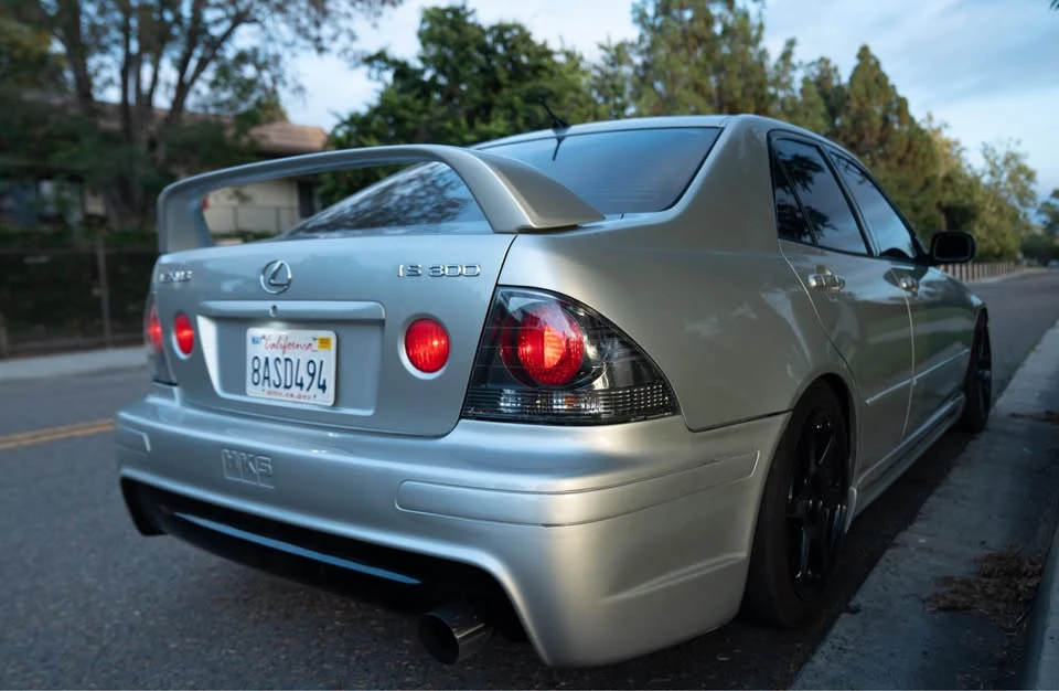 2002 Lexus IS 1st Gen - Image 11 of 12