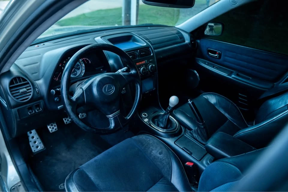 2002 Lexus IS 1st Gen - Image 3 of 12