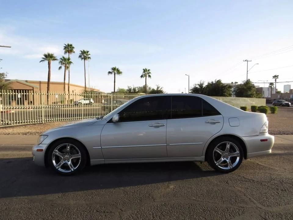 2002 Lexus IS 1st Gen - Image 2 of 15