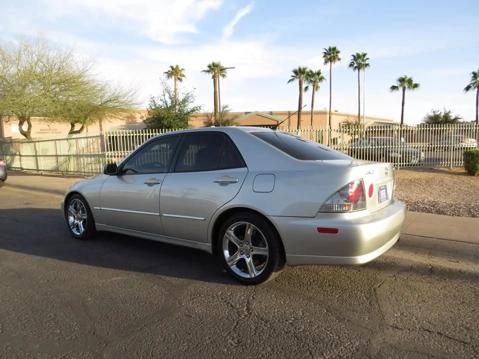 2002 Lexus IS 1st Gen - Image 8 of 15