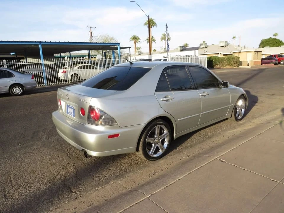 2002 Lexus IS 1st Gen - Image 10 of 15