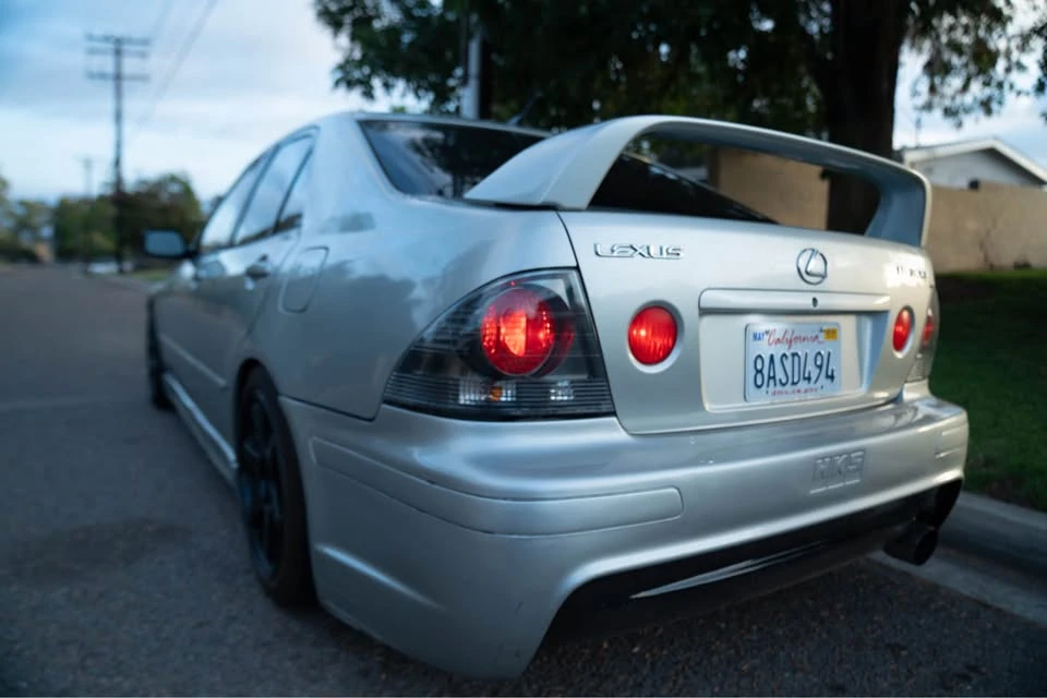 2002 Lexus IS 1st Gen - Image 10 of 12