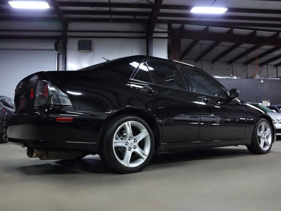 2002 Lexus IS 1st Gen - Image 10 of 20