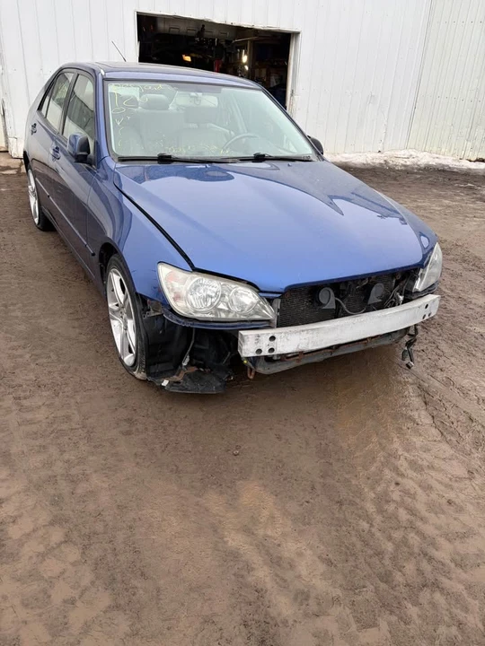 2002 Lexus IS 1st Gen - Image 5 of 11
