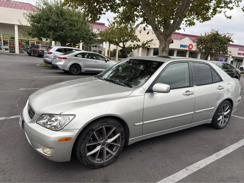 2002 Lexus IS 1st Gen - Image 2 of 6
