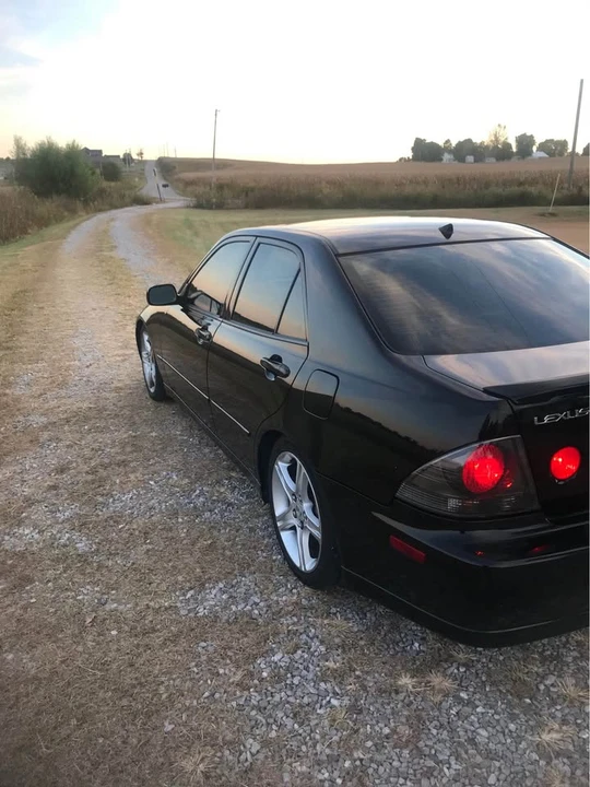 2002 Lexus IS 1st Gen - Image 6 of 10