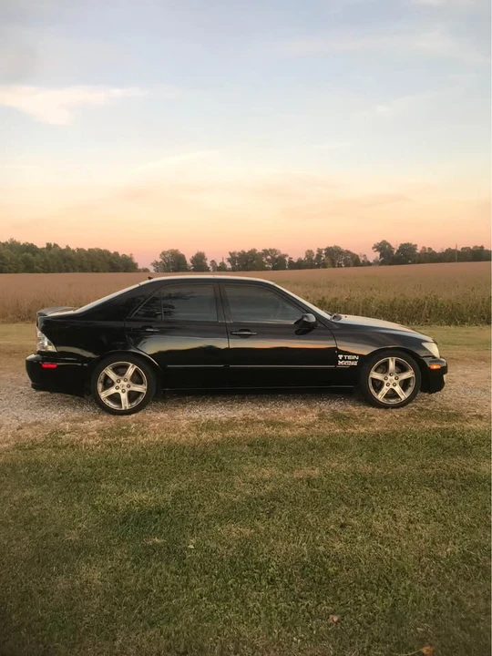 2002 Lexus IS 1st Gen - Image 4 of 10