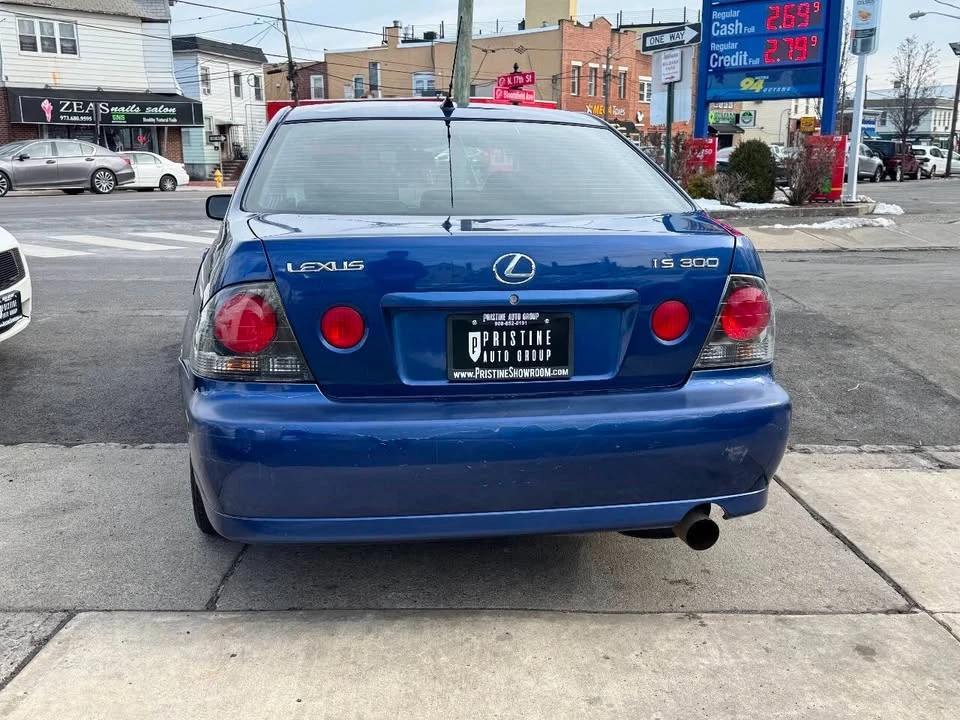 2002 Lexus IS 1st Gen - Image 10 of 20